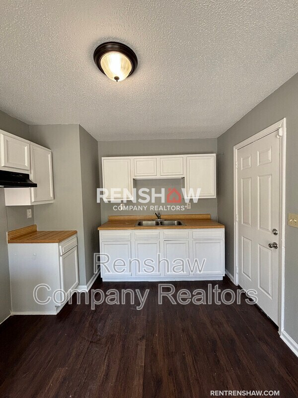 Photo - 274 Lucerne Pl