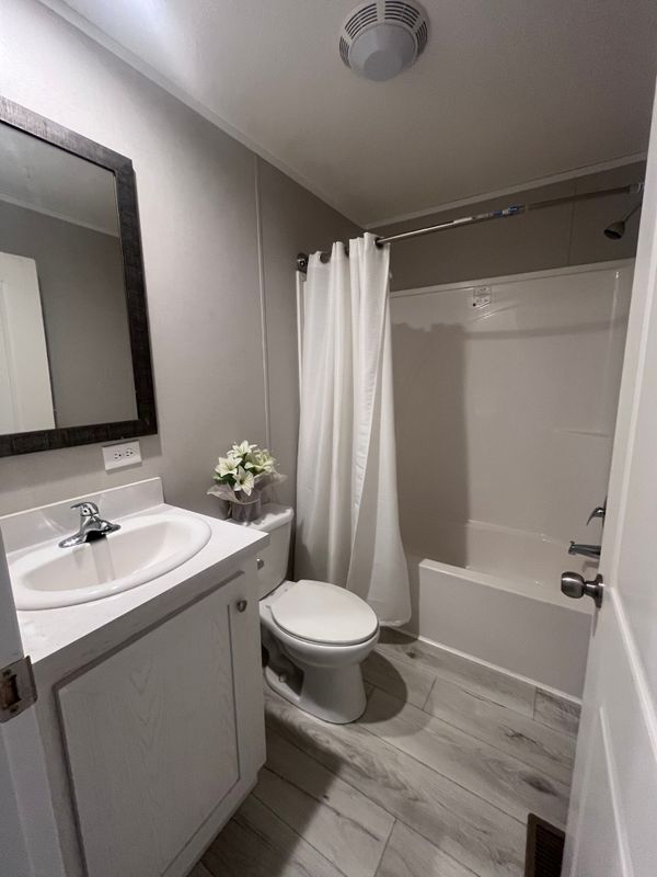 Photo - 344 Boyne St