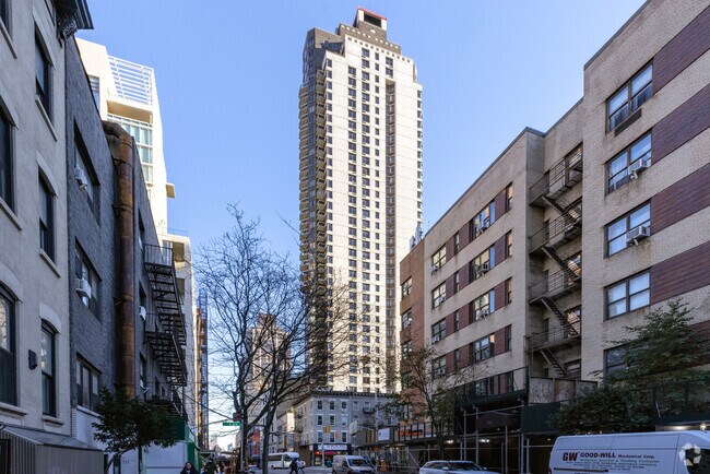 Photo - 303 E 60th St