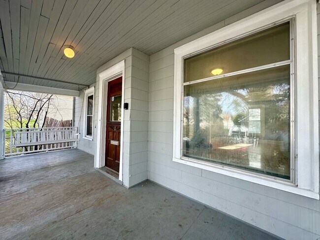 Photo - Spacious 4 Bedroom Home in Minneapolis!