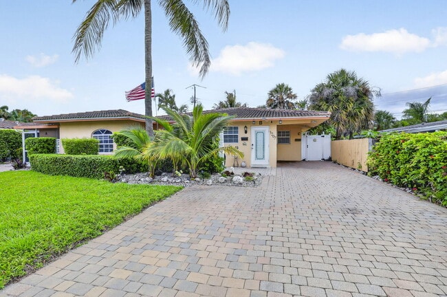 Building Photo - 3207 Marine Dr