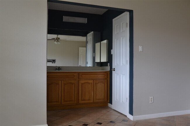 Photo - 10538 Long River Dr