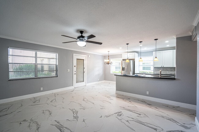 Photo - 244 Normandy Ln