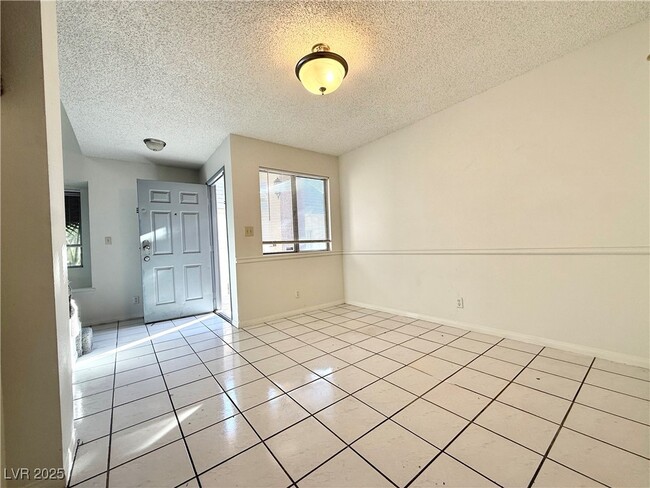 Photo - 1663 Duarte Dr