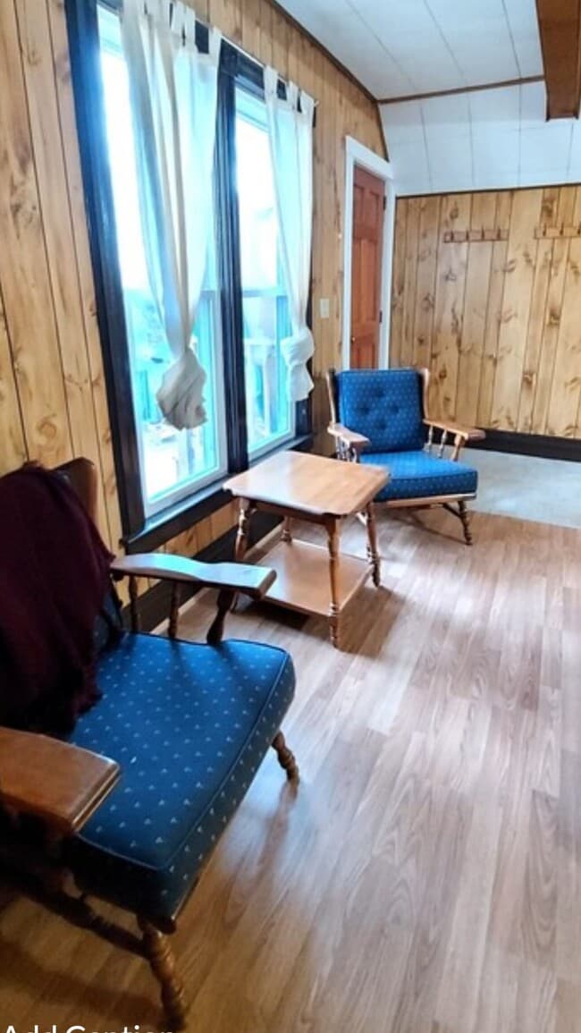 Photo - 517 W Seventh St Unit Upper