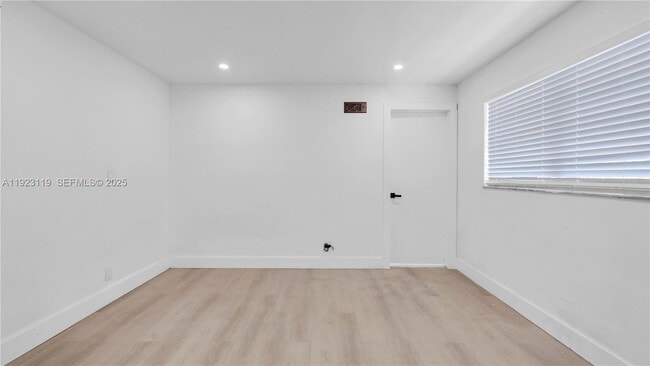 Photo - 32 SW 9th St Unit 2