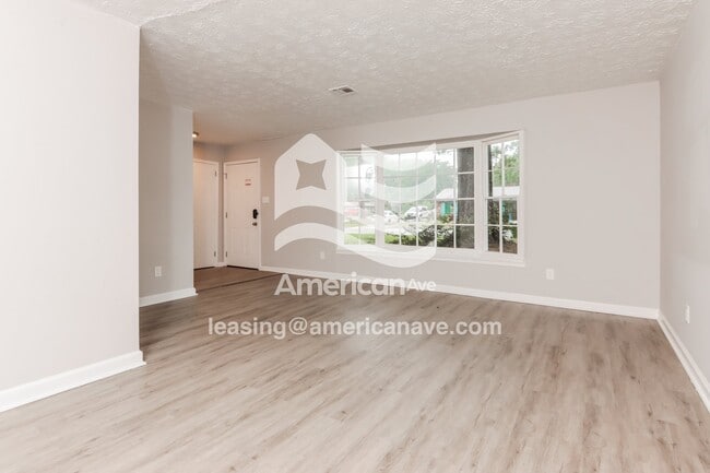 4747 Falcon Ln