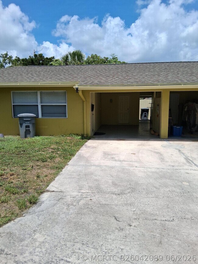 212 Palmetto Dr