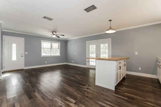 Photo - 1209 NE 6th Ct