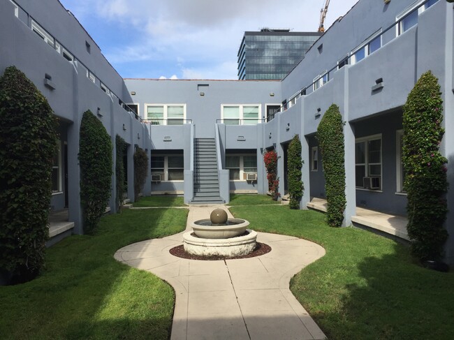 Photo - 533 S Westmoreland Ave Unidad 14