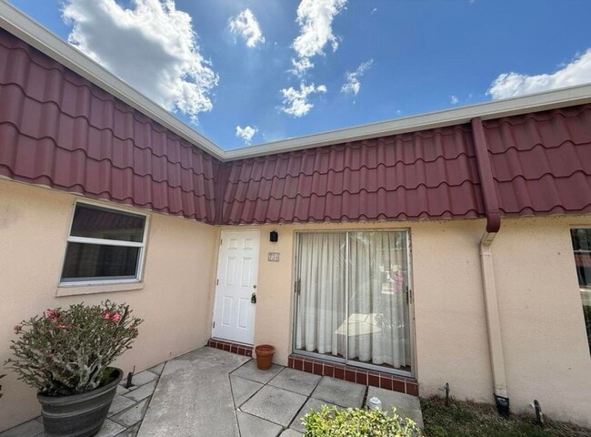 Photo - 734 Nantucket Cir