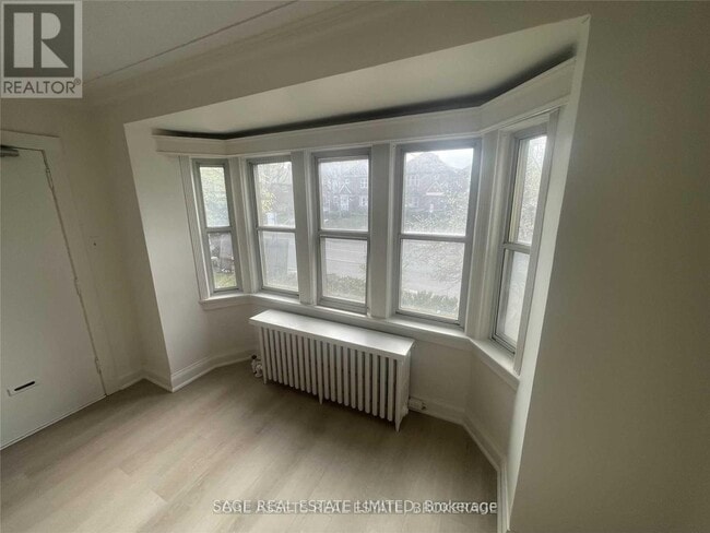 Photo - 1083 Avenue Rd