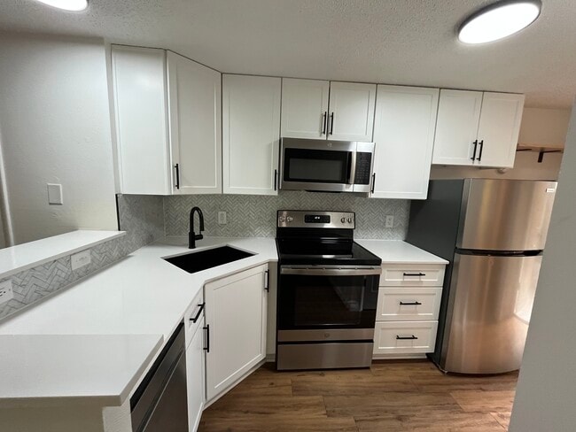 Photo - 165 S Clarkson St