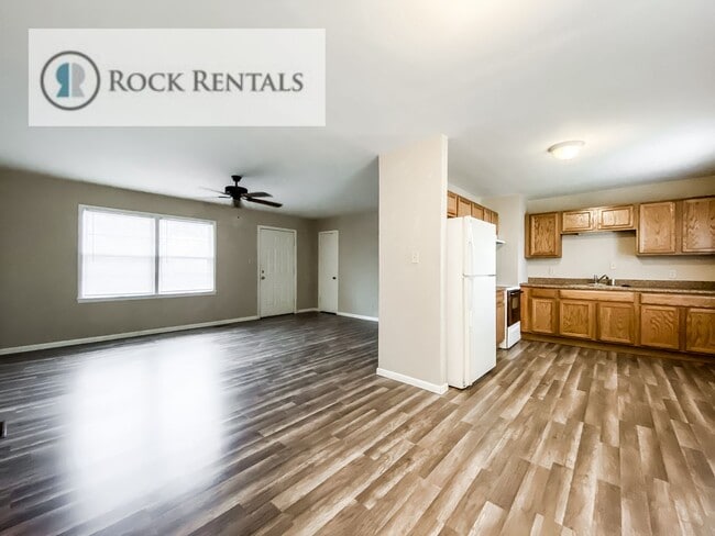 Photo - 3 Bed 1 Bath with Garage