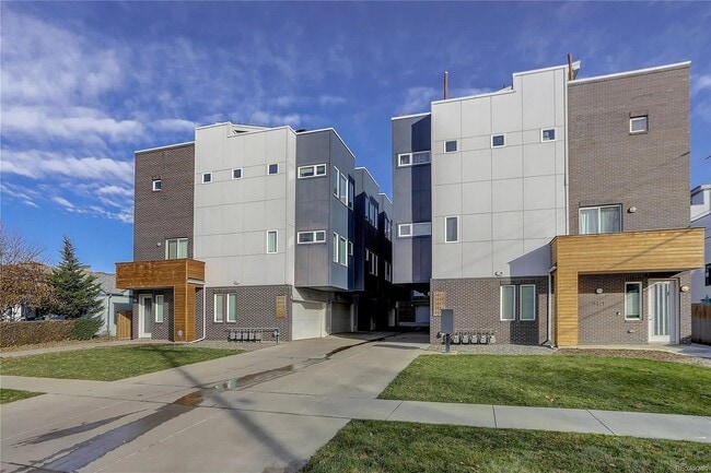 Building Photo - 3427 W 16th Ave