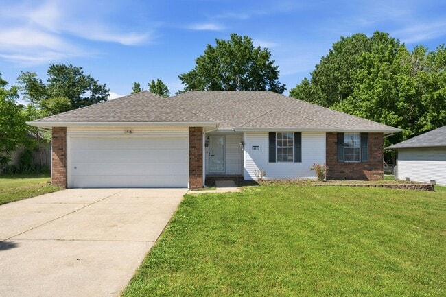 Building Photo - Nixa 3 bed 2 bath 2 car garage home!