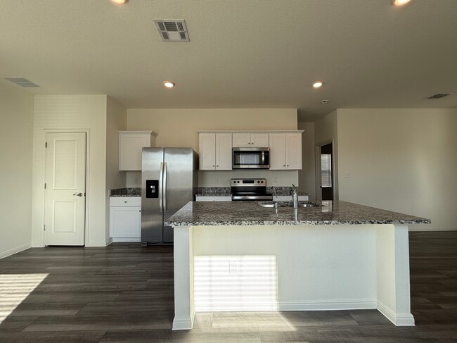 Kitchen - 195 Parkers Pond Path
