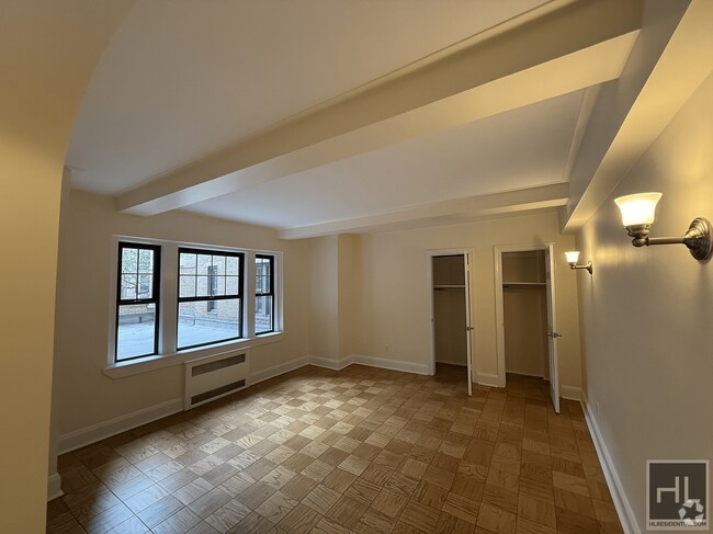 Building Photo - Christopher Street Rental