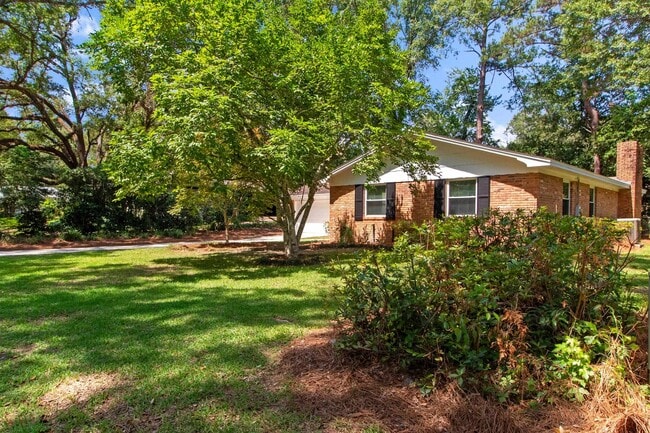 Building Photo - 3108 Briarwood Dr