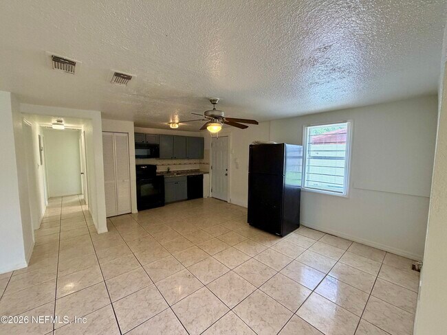 Photo - 5903 Droad St