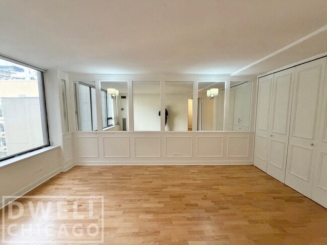 Photo - 233 E Erie St Unit 1307