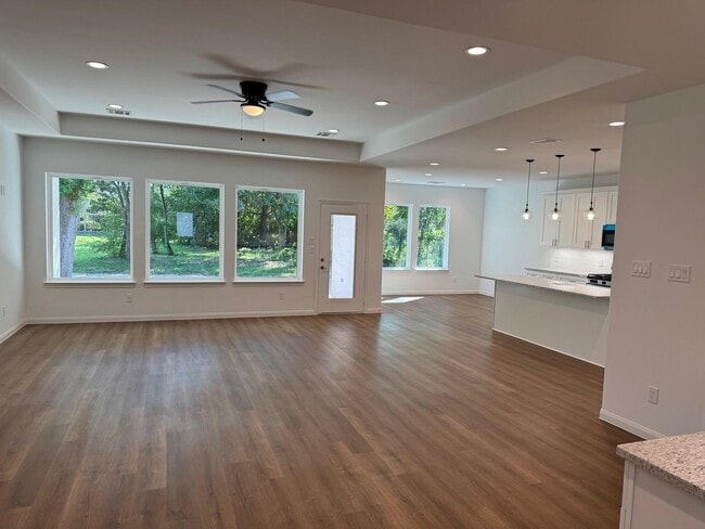 Building Photo - 6405 Carver Ave Rental