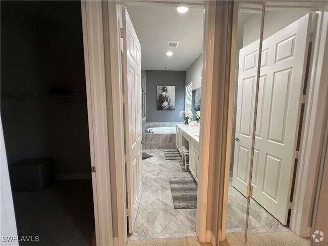 Building Photo - 11624 Stonecreek Cir Rental
