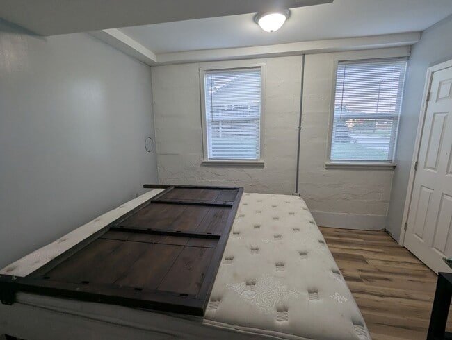 Photo - Beautifully renovated 3 bedroom furnished ...
