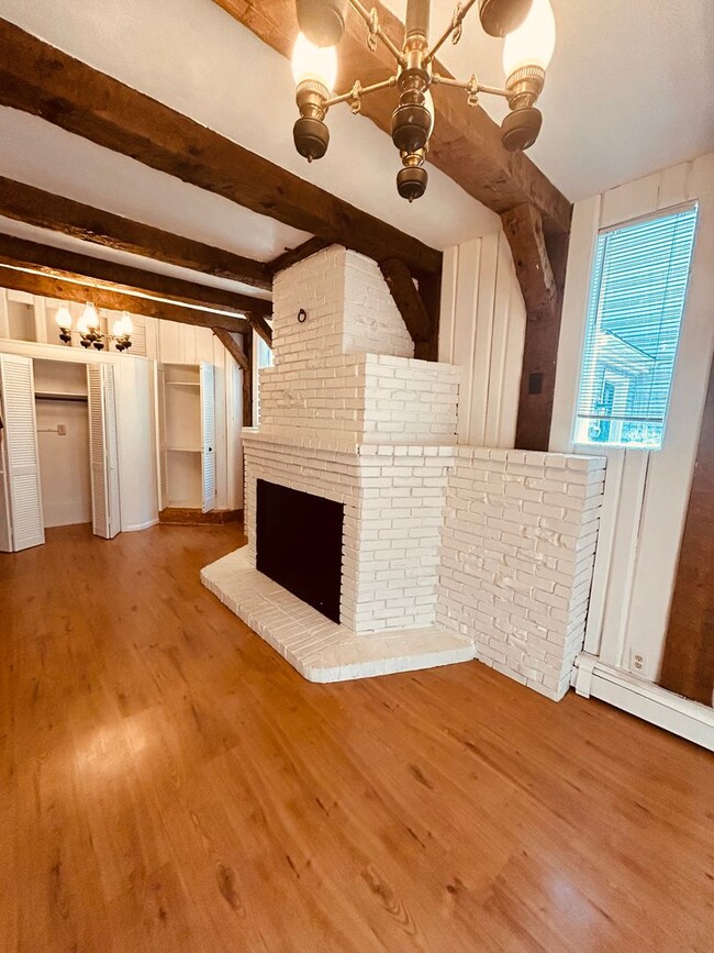 Photo - 105-107 Richards Unit 107B