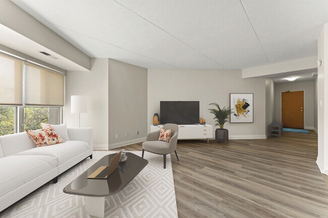 Photo - 283 Bristol St