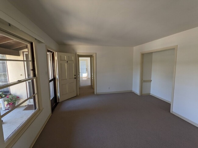 Building Photo - 4045 E 8th St Unit F Rental
