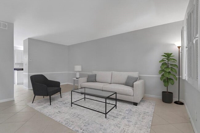 Photo - 12 NE 20th Ct