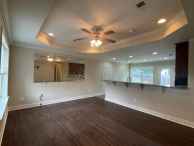 Photo - 821 Bristol Court