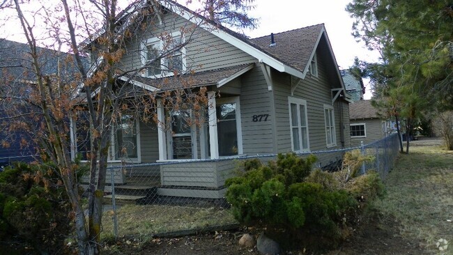 Building Photo - Cute Westside 3 Bdrm, 2 bath 2-Story House...