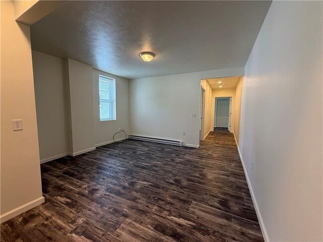 Building Photo - 571 Kendall Ave Rental