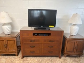 Photo - 2762 Iolani St