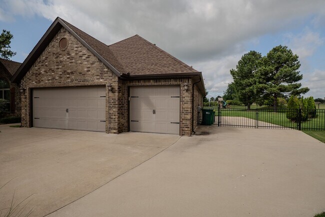 Photo - 4 BR Farmington Home!