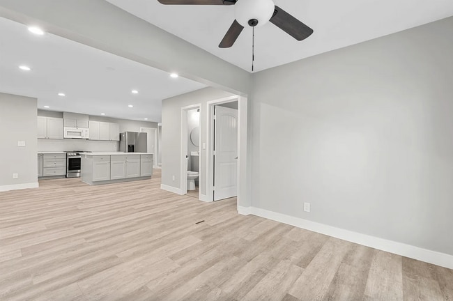 Photo - Bathrooms on bathrooms!