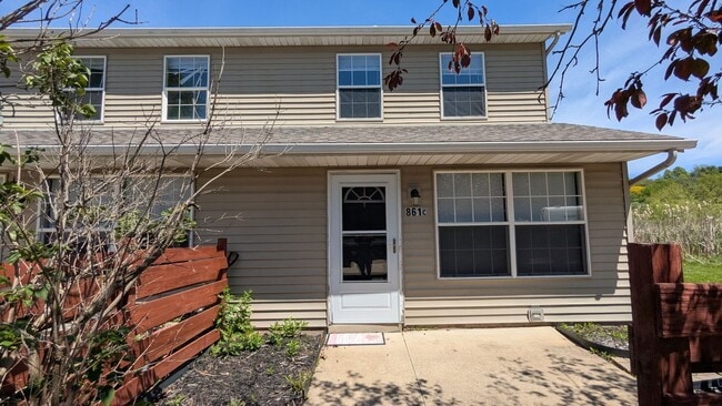 Building Photo - MN Cedar Village (861) Unit Apt C