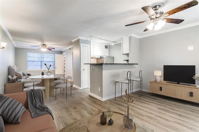 Photo - 4525 Gilbert Ave Unit 203