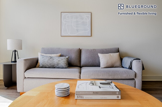 Photo - 3100 Esperanza Crossing Unit FL4-ID301