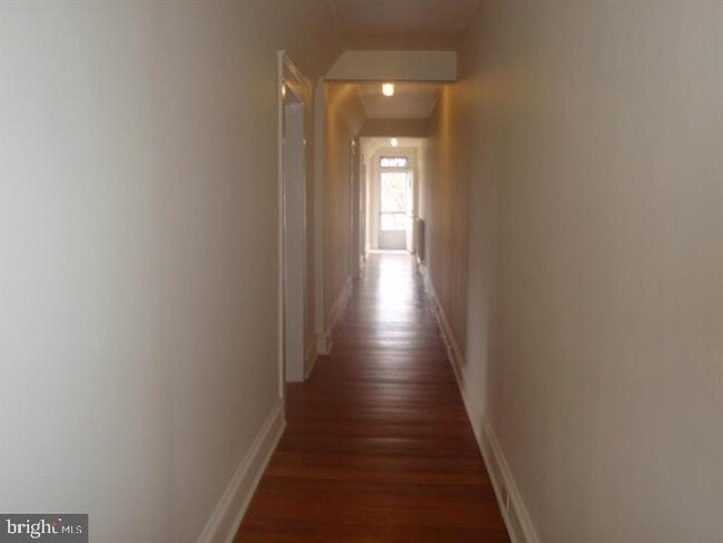 Building Photo - 192 N Lansdowne Ave Unit #D3