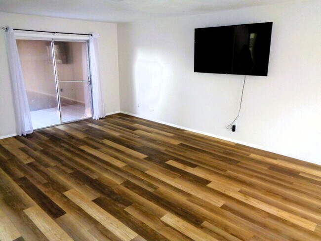 Photo - 10405 Ashwood Dr Unit 10405 Ashwood Dr #B