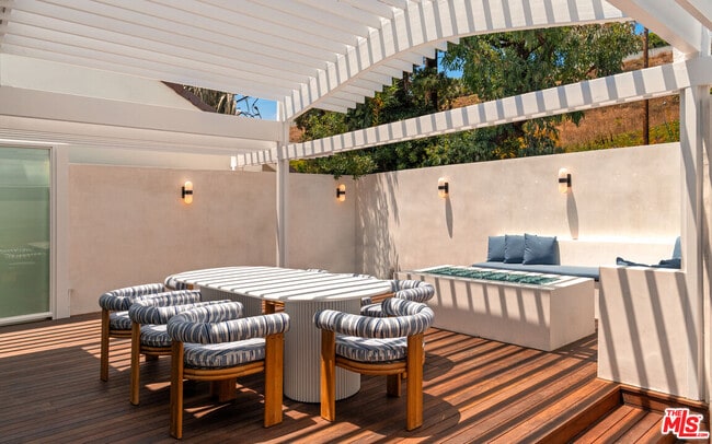 27044 Malibu Cove Colony Dr