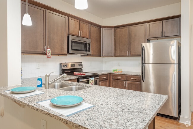 2BR, 2BA - 1050sf Bluewater B1- Kitchen