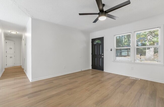 Photo - 409 Yardley Ct Unidad 409 Ydarley CT Apt B