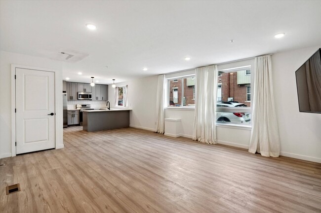 Building Photo - 1338 N 15th St Unit A2