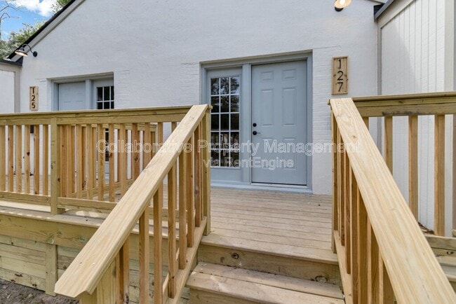 Photo - 127 Hibiscus Ave