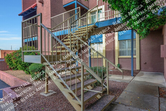 Building Photo - 16602 N 25th St Rental
