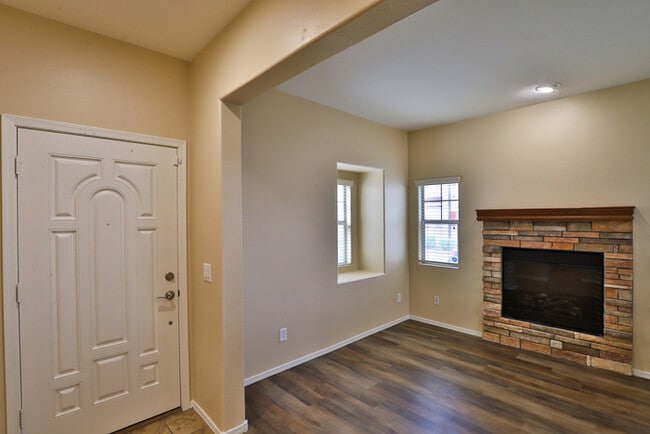 Photo - 501 N Citrus Ln